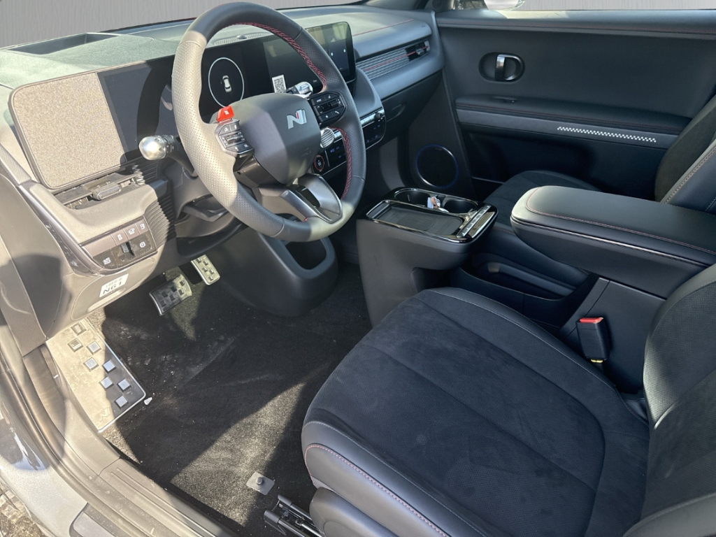 Fahrzeugabbildung Hyundai IONIQ 5 FL MY26 84kWh 2WD N-Line X Sitz-P Matrix Navi Digitales Cockpit LED ACC