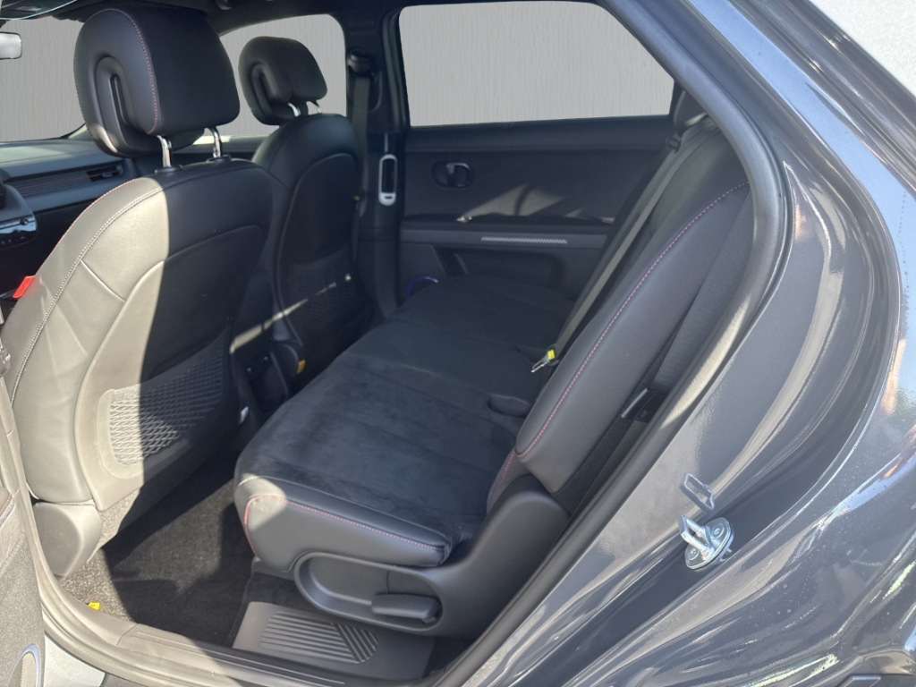 Fahrzeugabbildung Hyundai IONIQ 5 FL MY26 84kWh 2WD N-Line X Sitz-P Matrix Navi Digitales Cockpit LED ACC