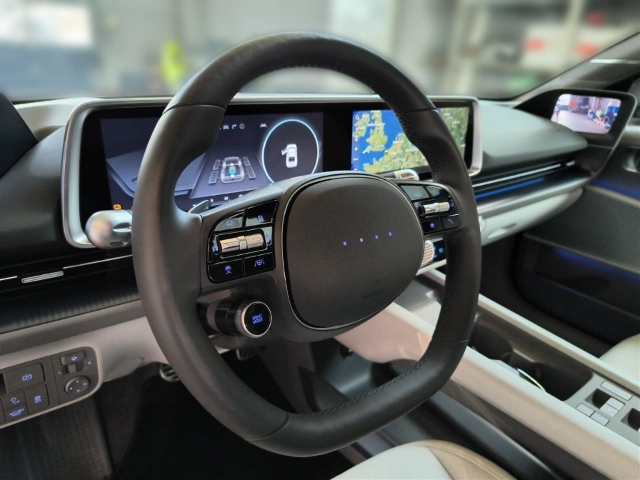 Fahrzeugabbildung Hyundai IONIQ 6 77,4kWh 4WD UNIQ Digi-Spiegel 20LM Schiebedach HUD Navi Digitales Cockpit Memory Sitze
