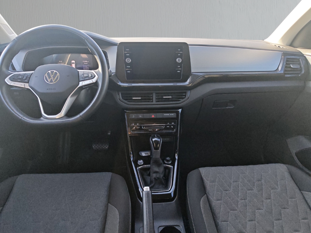 Fahrzeugabbildung Volkswagen T-Cross 1.0 TSI DSG Life LED IQ Drive SHZ LM17