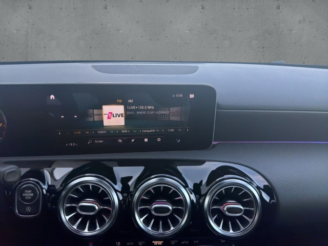 Fahrzeugabbildung Mercedes-Benz 250 DCT AMG Line AdaptLED Pano MBUX Nav SHZ PDC Kamera