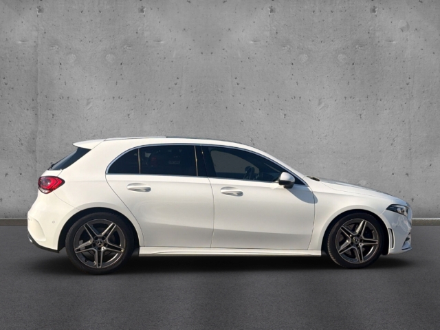 Fahrzeugabbildung Mercedes-Benz 250 DCT AMG Line AdaptLED Pano MBUX Nav SHZ PDC Kamera