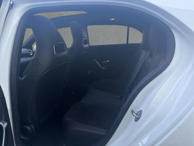 Fahrzeugabbildung Mercedes-Benz 250 DCT AMG Line AdaptLED Pano MBUX Nav SHZ PDC Kamera