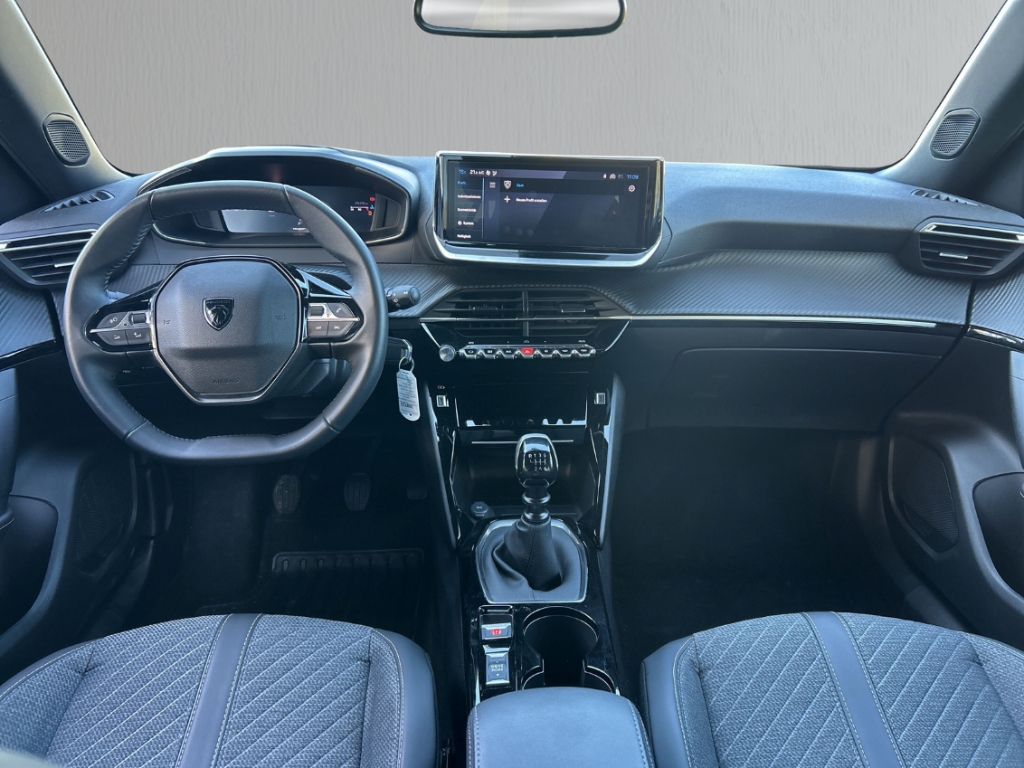Fahrzeugabbildung Peugeot 2008 Allure LED PDC Kamera Alu 17