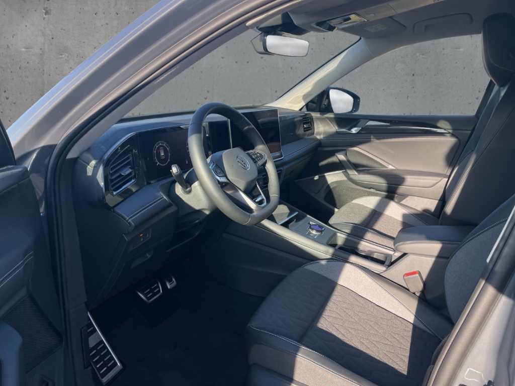 Fahrzeugabbildung Volkswagen Tiguan 1.5 eTSI DSG Energy AHK Navi ACC AreaView