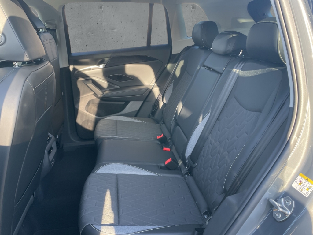 Fahrzeugabbildung Volkswagen Tiguan 1.5 eTSI DSG Energy AHK Navi ACC AreaView