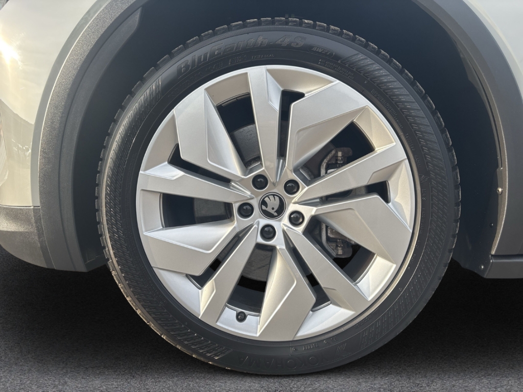 Fahrzeugabbildung SKODA Elroq 85 Loft Electric WP MatrixLED SHZv+h AHK Navi