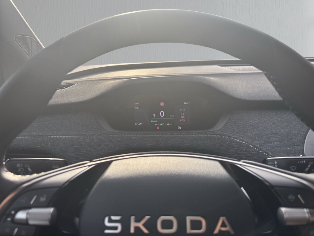 Fahrzeugabbildung SKODA Elroq 85 Loft Electric WP MatrixLED SHZv+h AHK Navi