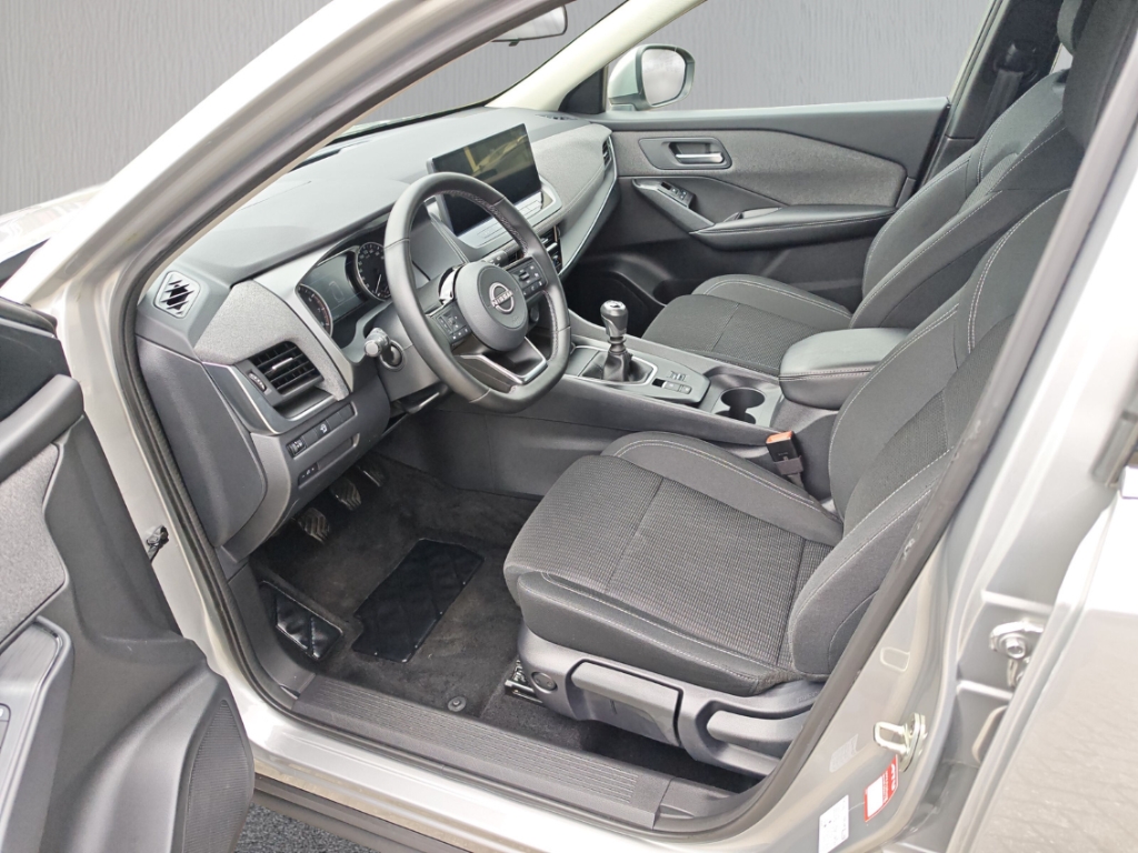 Fahrzeugabbildung Nissan Qashqai 1.3 DIG-T Acenta KAM around view SHZ GJR GRA Klimaautom