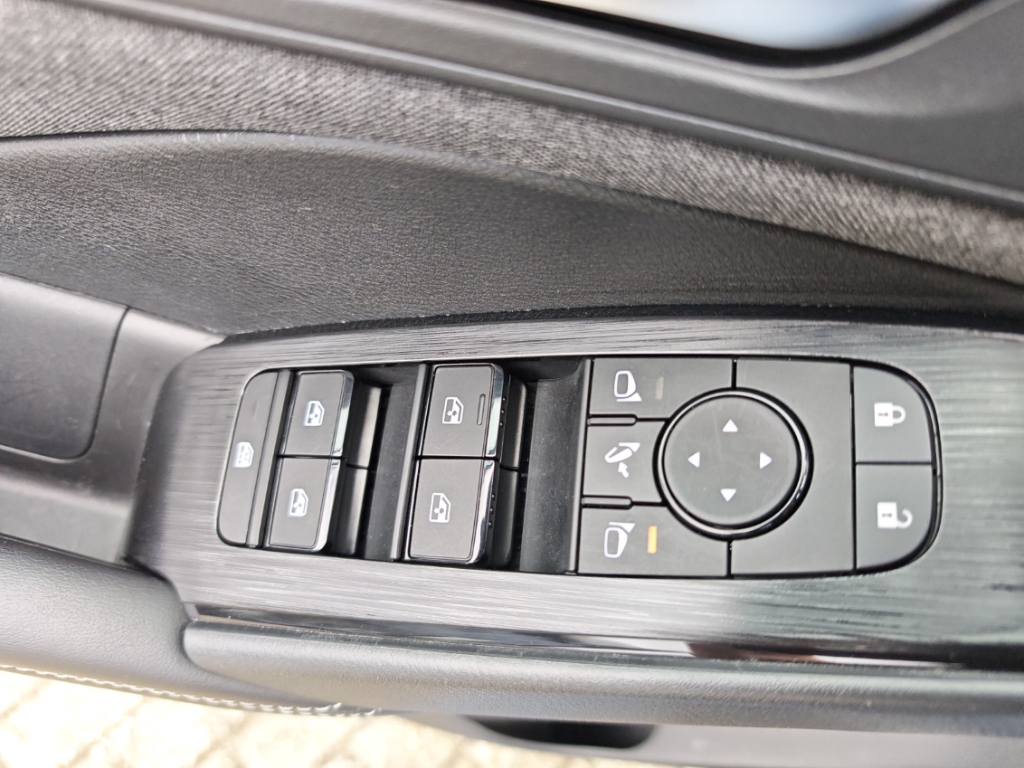 Fahrzeugabbildung Nissan Qashqai 1.3 DIG-T Acenta KAM around view SHZ GJR GRA Klimaautom