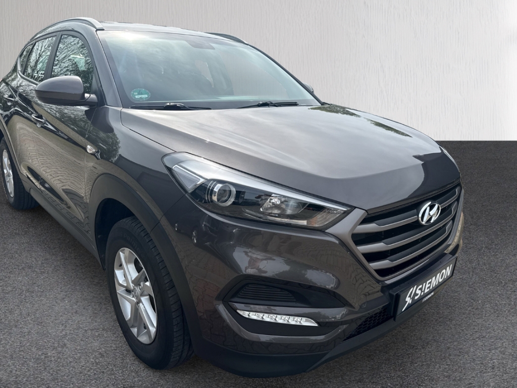 Fahrzeugabbildung Hyundai TUCSON 1.6 GDI 2WD Classic Navi AHK SHZ PDC Klima GRA
