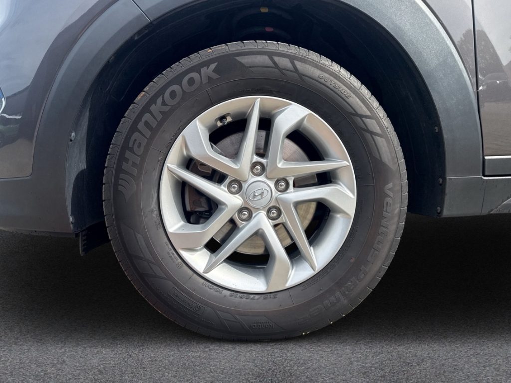 Fahrzeugabbildung Hyundai TUCSON 1.6 GDI 2WD Classic Navi AHK SHZ PDC Klima GRA