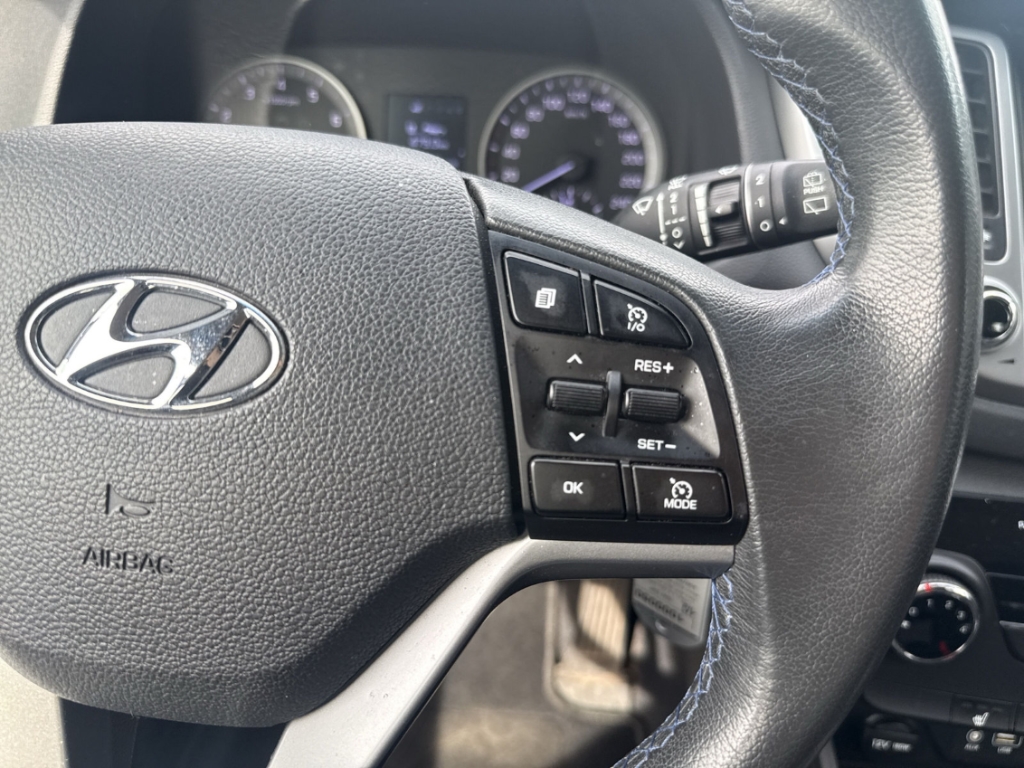 Fahrzeugabbildung Hyundai TUCSON 1.6 GDI 2WD Classic Navi AHK SHZ PDC Klima GRA