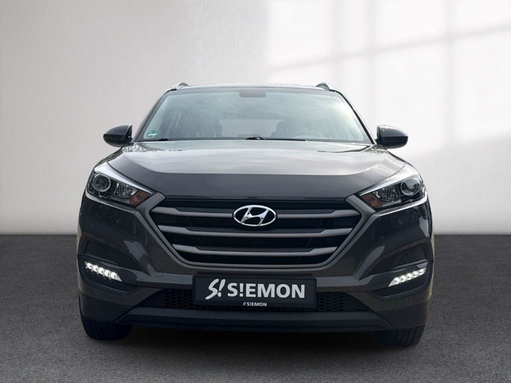 Fahrzeugabbildung Hyundai TUCSON 1.6 GDI 2WD Classic Navi AHK SHZ PDC Klima GRA