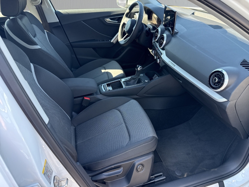 Fahrzeugabbildung Audi Q2 1.5 TFSI S-Tronic S-Line Matrix ACC RFK SHZ
