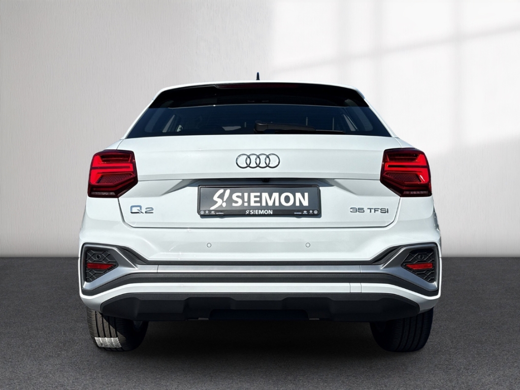 Fahrzeugabbildung Audi Q2 1.5 TFSI S-Tronic S-Line Matrix ACC RFK SHZ