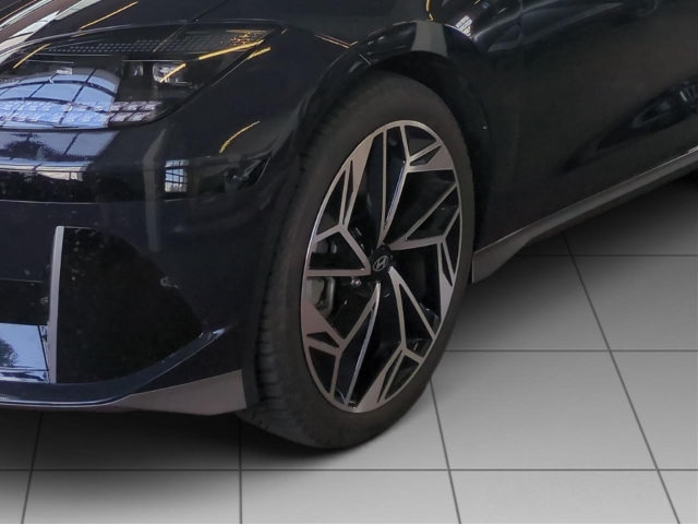 Fahrzeugabbildung Hyundai IONIQ 6 77,4kWh 4WD UNIQ Digi-Spiegel 20LM Schiebedach HUD Navi Digitales Cockpit Memory Sitze