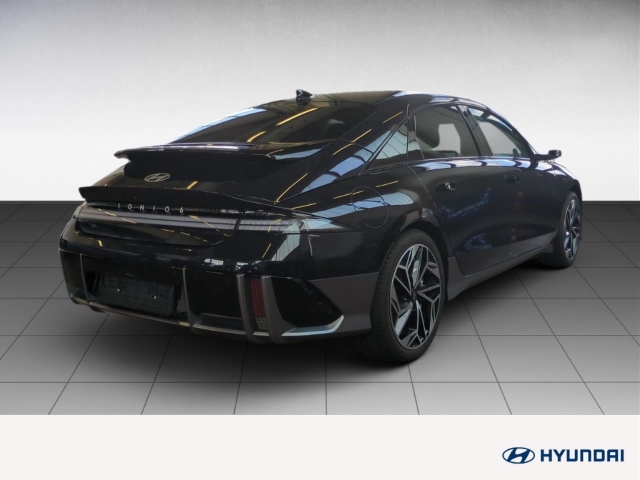 Fahrzeugabbildung Hyundai IONIQ 6 77,4kWh 4WD UNIQ Digi-Spiegel 20LM Schiebedach HUD Navi Digitales Cockpit Memory Sitze