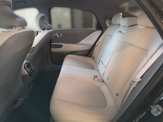 Fahrzeugabbildung Hyundai IONIQ 6 77,4kWh 4WD UNIQ HUD Navi Digitales Cockpit Memory Sitze Soundsystem Bose