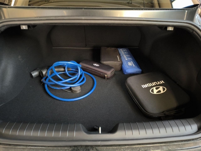 Fahrzeugabbildung Hyundai IONIQ 6 77,4kWh 4WD UNIQ HUD Navi Digitales Cockpit Memory Sitze Soundsystem Bose