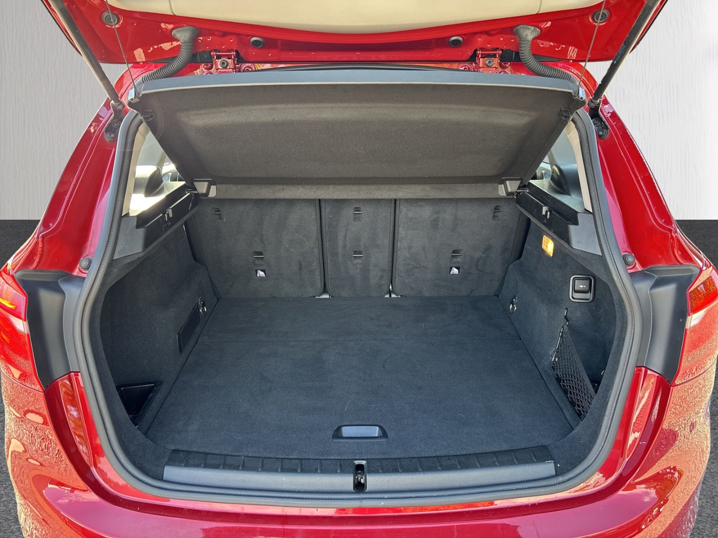 Fahrzeugabbildung BMW 218 Active Tourer Nav SHZ RFK Klima Park-Assis