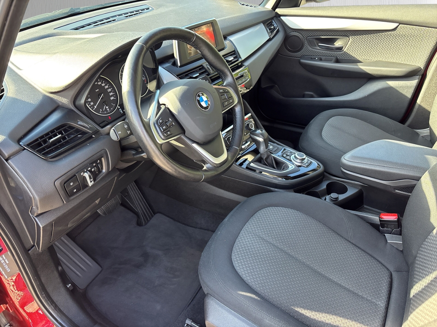 Fahrzeugabbildung BMW 218 Active Tourer Nav SHZ RFK Klima Park-Assis
