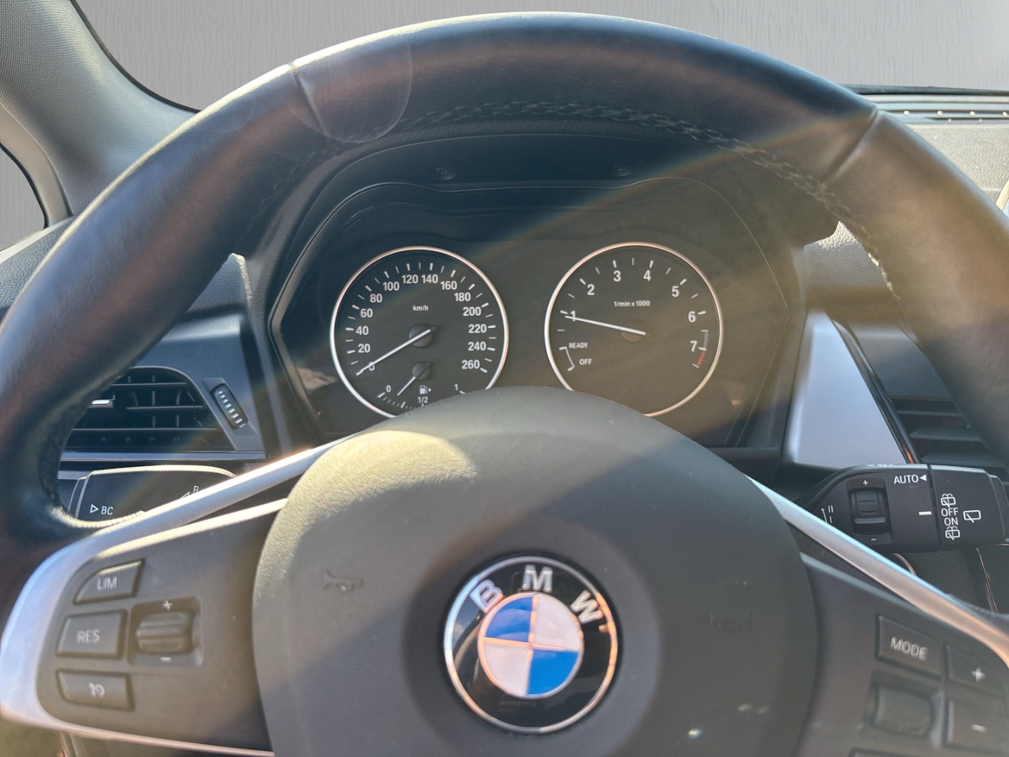 Fahrzeugabbildung BMW 218 Active Tourer Nav SHZ RFK Klima Park-Assis