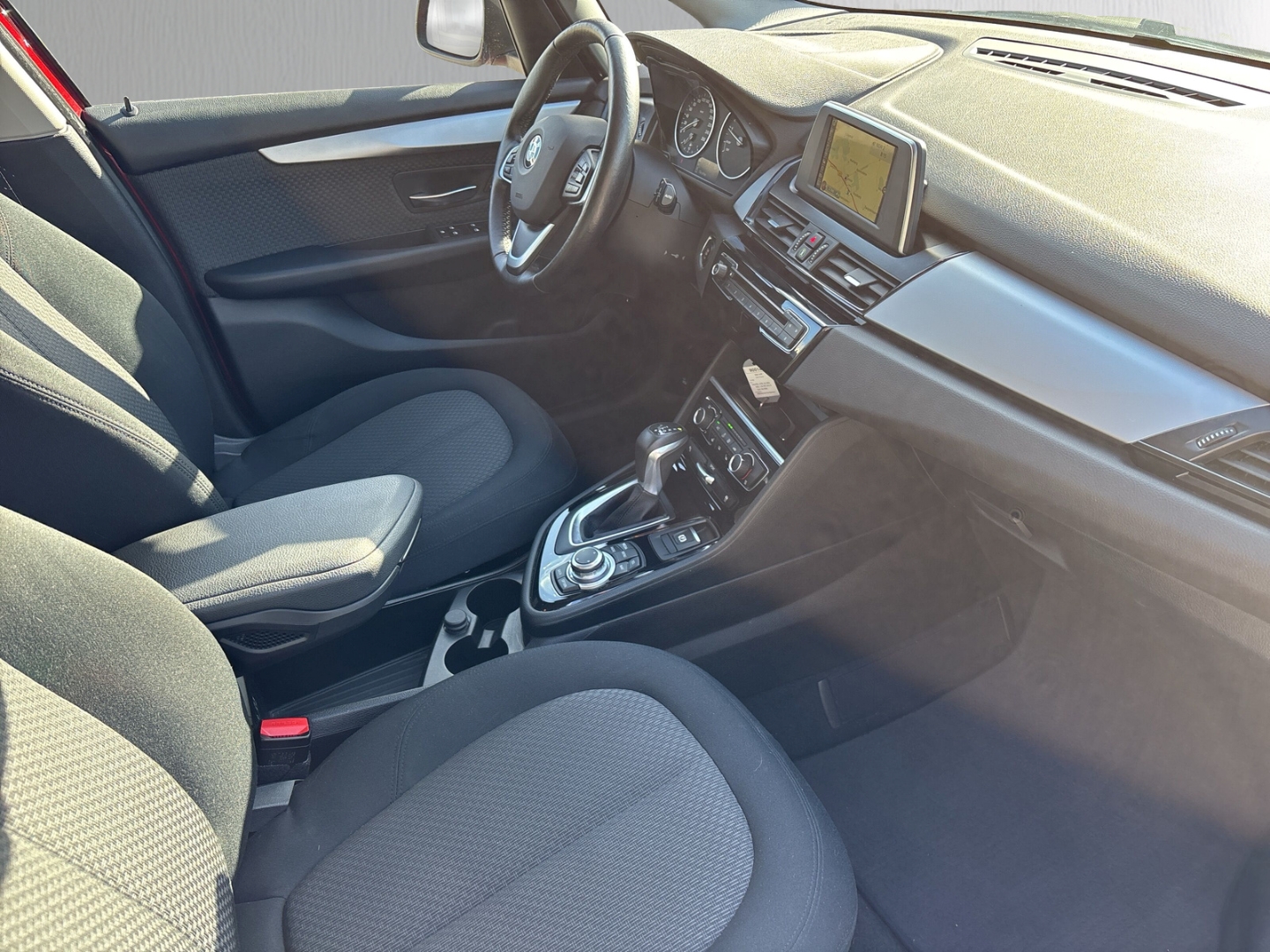 Fahrzeugabbildung BMW 218 Active Tourer Nav SHZ RFK Klima Park-Assis