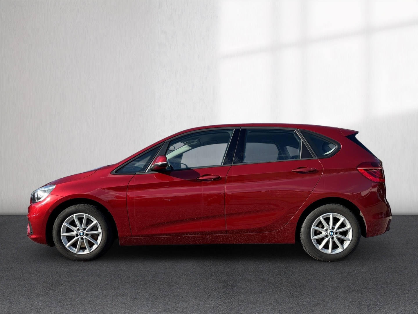 Fahrzeugabbildung BMW 218 Active Tourer Nav SHZ RFK Klima Park-Assis