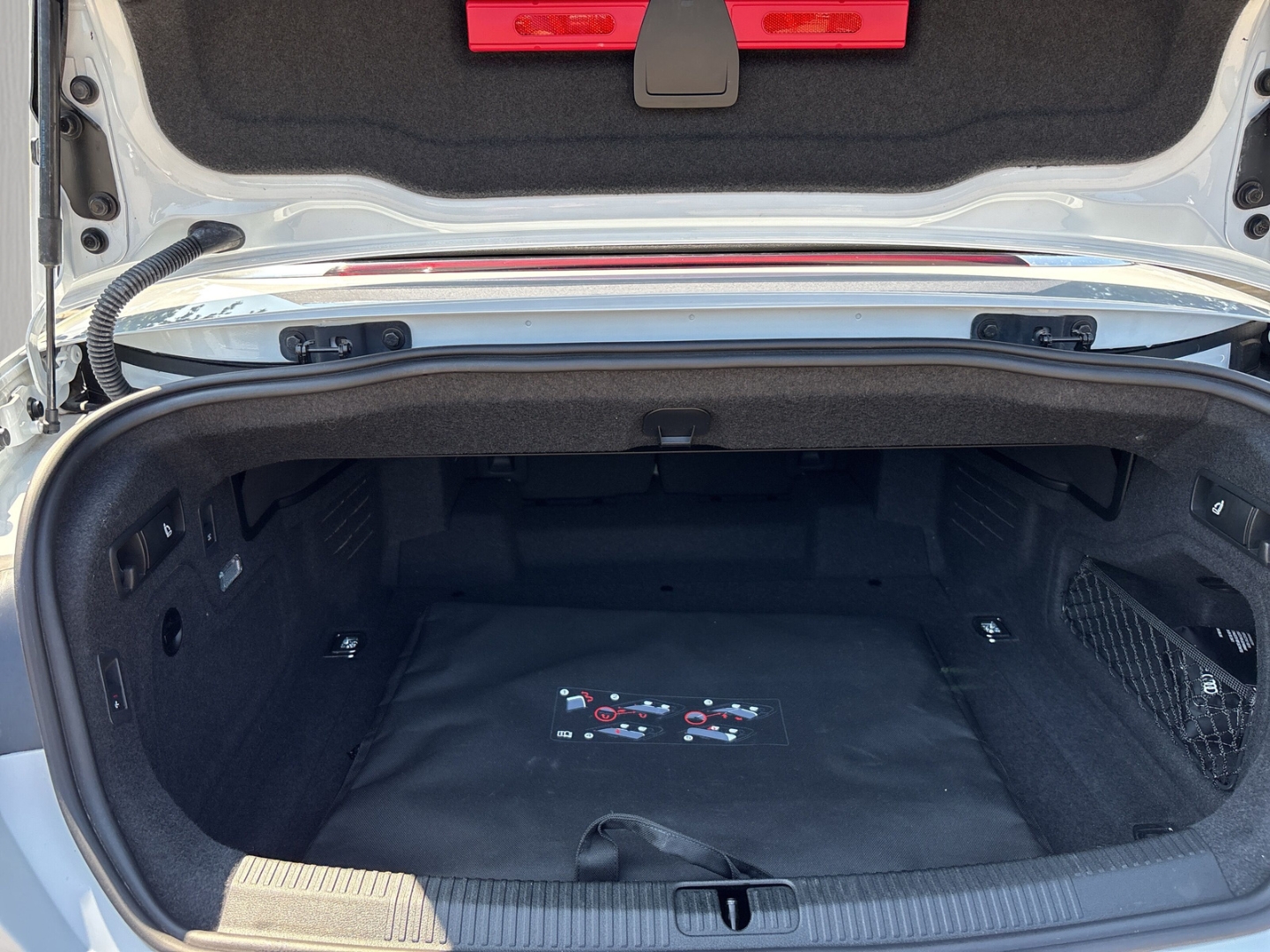 Fahrzeugabbildung Audi A5 TFSI sport Cabriolet S-Line SHZ RFK AHK LED