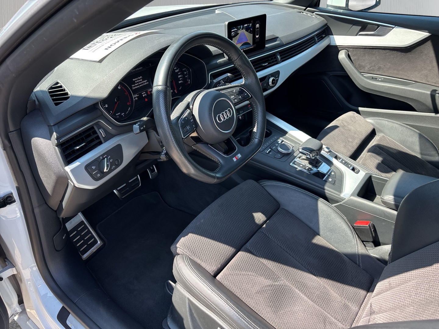 Fahrzeugabbildung Audi A5 TFSI sport Cabriolet S-Line SHZ RFK AHK LED