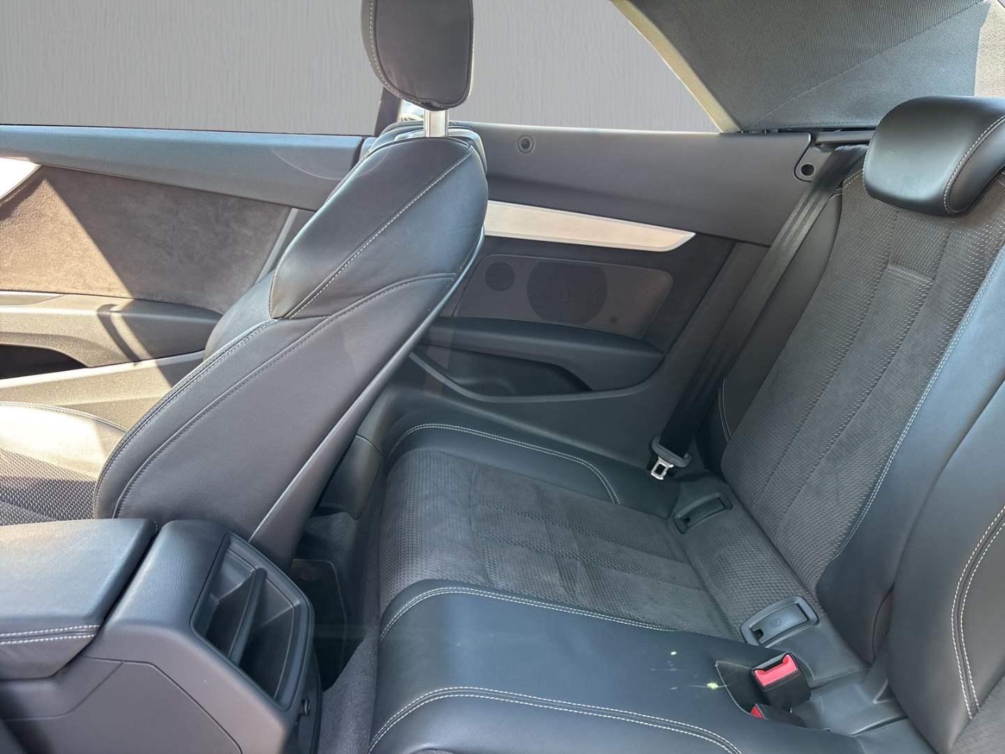 Fahrzeugabbildung Audi A5 TFSI sport Cabriolet S-Line SHZ RFK AHK LED