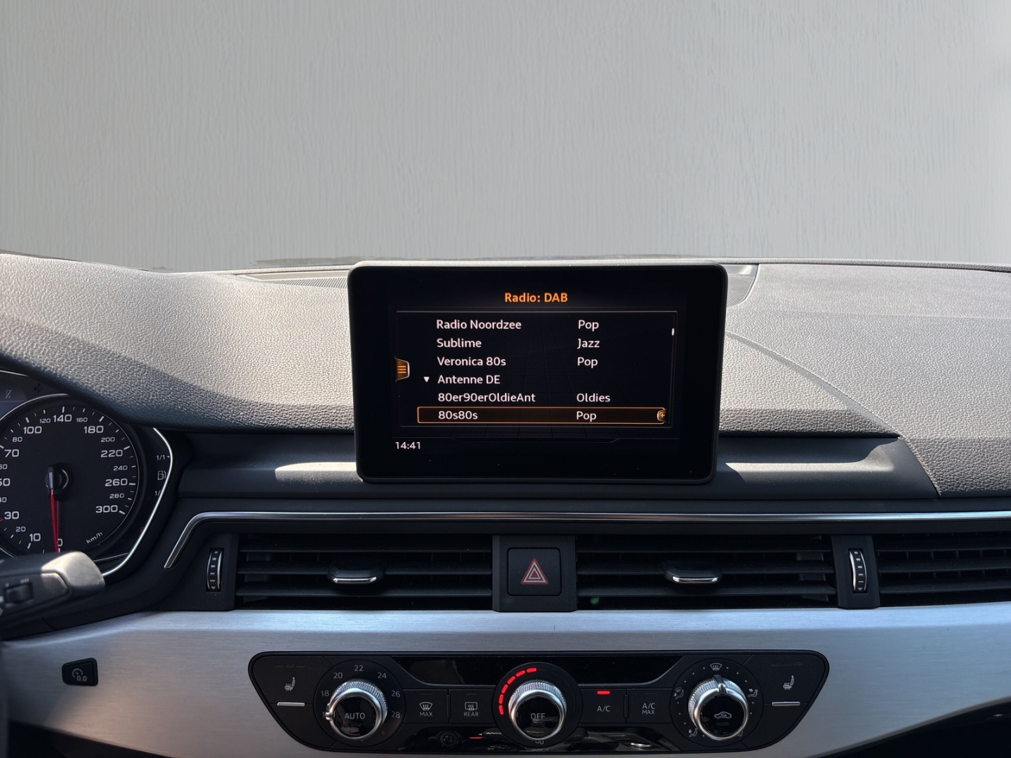 Fahrzeugabbildung Audi A5 TFSI sport Cabriolet S-Line SHZ RFK AHK LED
