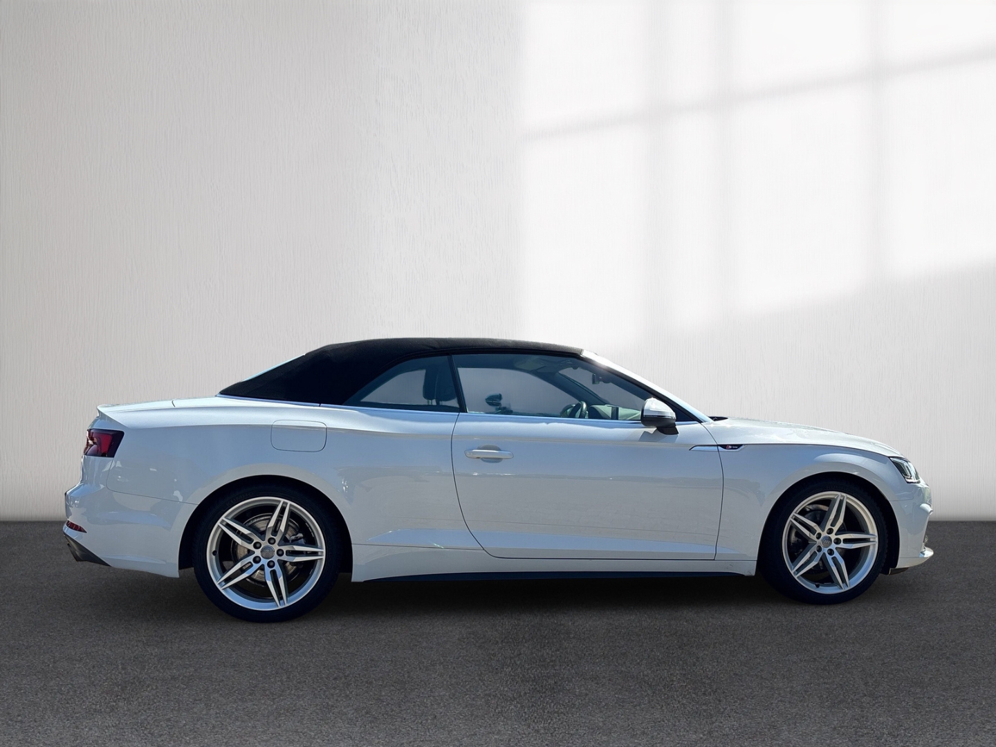 Fahrzeugabbildung Audi A5 TFSI sport Cabriolet S-Line SHZ RFK AHK LED