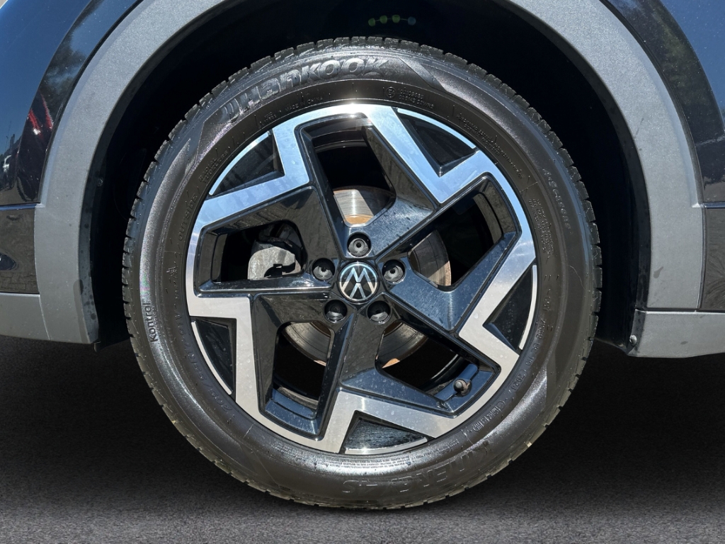 Fahrzeugabbildung Volkswagen T-Cross 1.5 TSI DSG R-Line IQ.Light AHK NAVI SHZ PDC IQ.Drive