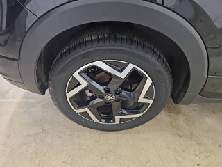 Fahrzeugabbildung Volkswagen T-Cross 1.5 TSI DSG R-Line IQ.Light AHK NAVI SHZ PDC IQ.Drive
