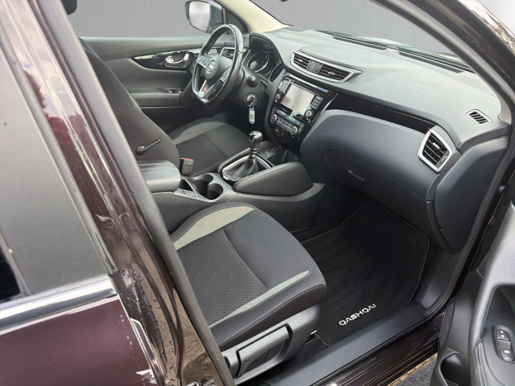 Fahrzeugabbildung Nissan Qashqai 1.7 dCi N-Way Pano, AHK, behz.Frontsch. SitzHzg. Navi