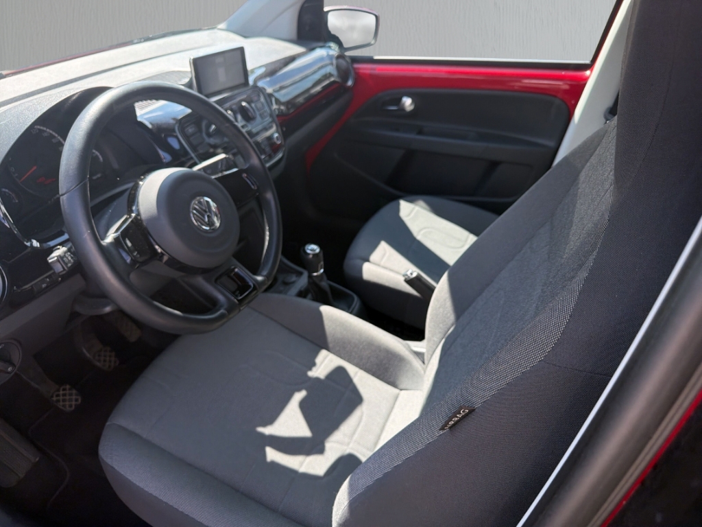 Fahrzeugabbildung Volkswagen up! BMT 1.0 move Klima GJR Tempomat PDChi Radio