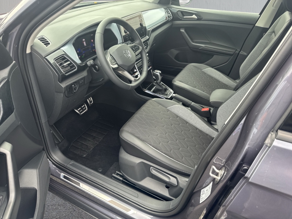 Fahrzeugabbildung Volkswagen T-Cross 1.0 TSI DSG ENERGY LED AHK GJR NAVI KAMERA