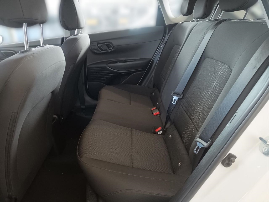 Fahrzeugabbildung Hyundai BAYON FL 1.0 T-GDI MT MY25 Select Navi Apple CarPlay Android Auto Fahrerprofil Musikstreaming