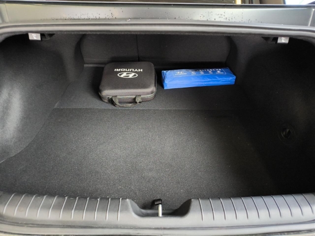 Fahrzeugabbildung Hyundai IONIQ 6 77,4kWh 4WD UNIQ HUD Navi Digitales Cockpit Memory Sitze Soundsystem Bose