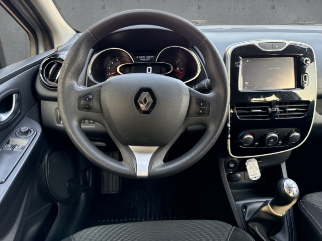 Fahrzeugabbildung Renault Clio IV Grandtour 1.5 dCi 90 Experience Navi AHK BT PDC Allwetter