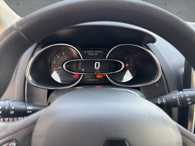 Fahrzeugabbildung Renault Clio IV Grandtour 1.5 dCi 90 Experience Navi AHK BT PDC Allwetter