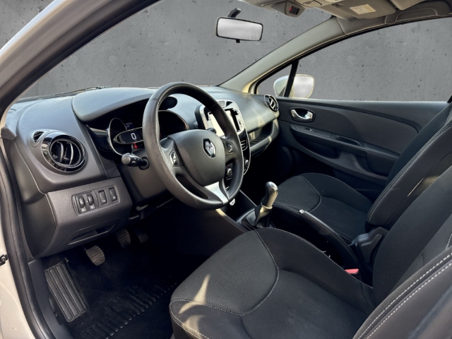 Fahrzeugabbildung Renault Clio IV Grandtour 1.5 dCi 90 Experience Navi AHK BT PDC Allwetter