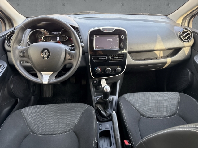 Fahrzeugabbildung Renault Clio IV Grandtour 1.5 dCi 90 Experience Navi AHK BT PDC Allwetter