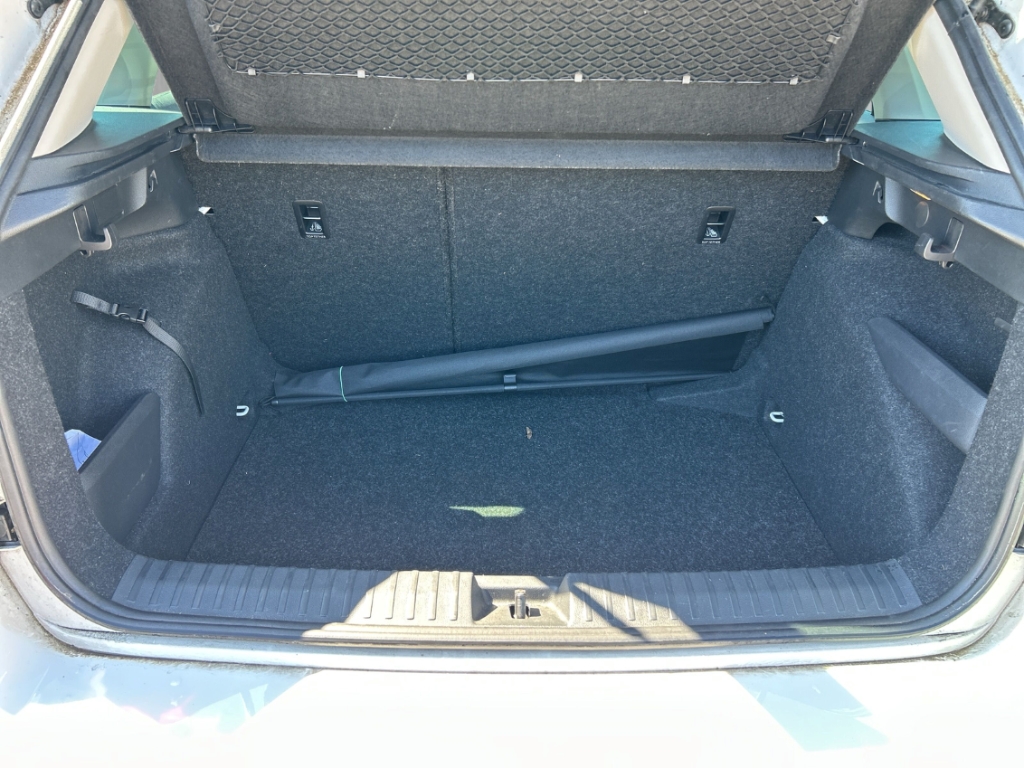 Fahrzeugabbildung SKODA Kamiq 1.0 TSI TOUR Klima SZH PDC LM17 GRA Sunset