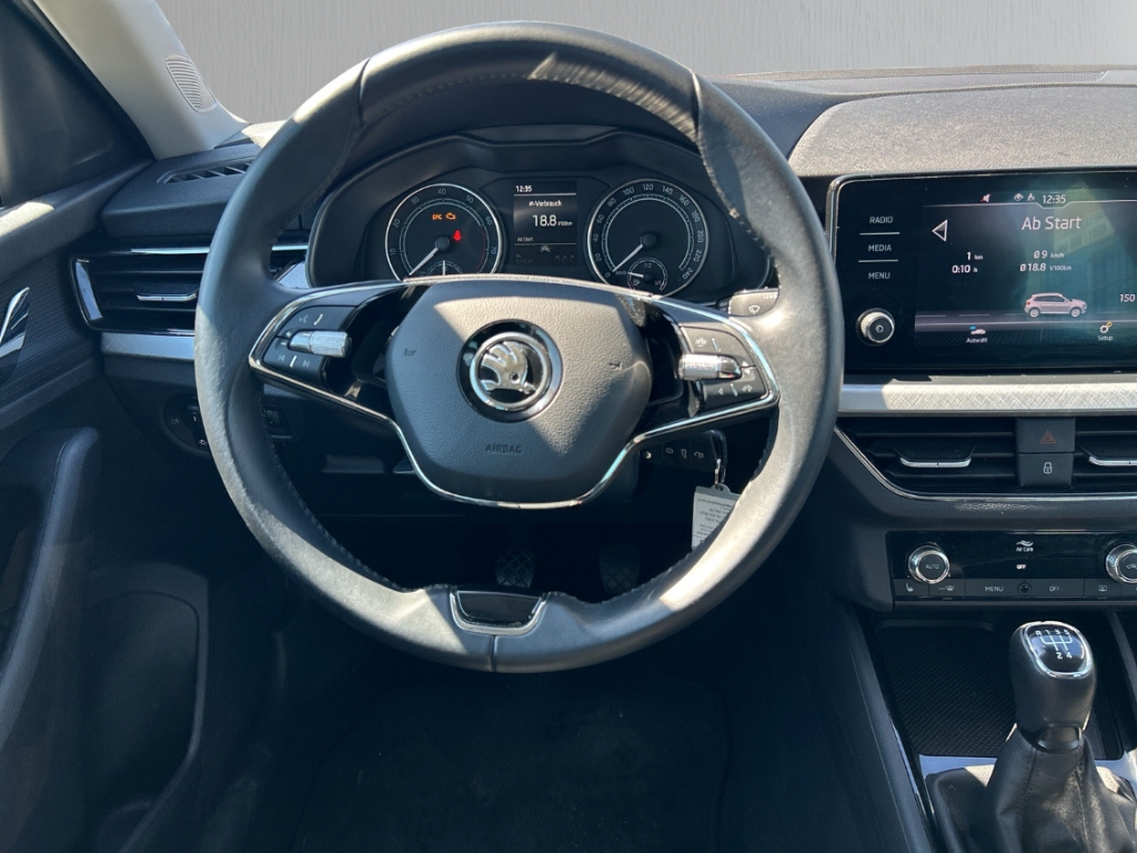 Fahrzeugabbildung SKODA Kamiq 1.0 TSI TOUR Klima SZH PDC LM17 GRA Sunset