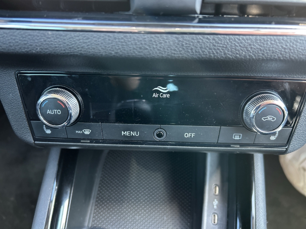 Fahrzeugabbildung SKODA Kamiq 1.0 TSI TOUR Klima SZH PDC LM17 GRA Sunset