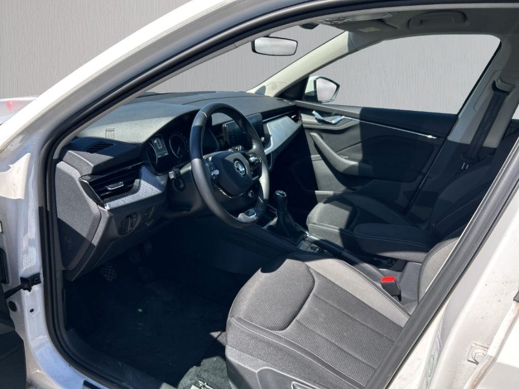 Fahrzeugabbildung SKODA Kamiq 1.0 TSI TOUR Klima SZH PDC LM17 GRA Sunset