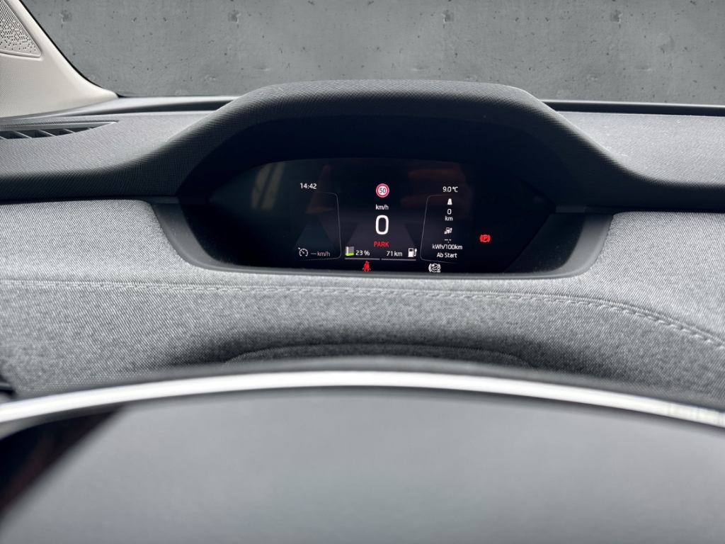 Fahrzeugabbildung SKODA Enyaq iV 60 Loft NAVI PDC GRA R-KAM Klima FrontAss